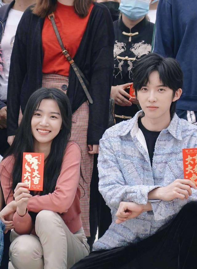 孙泽源新剧《天王助理》开拍,男女主高颜值上线,很是期待_观众_自带