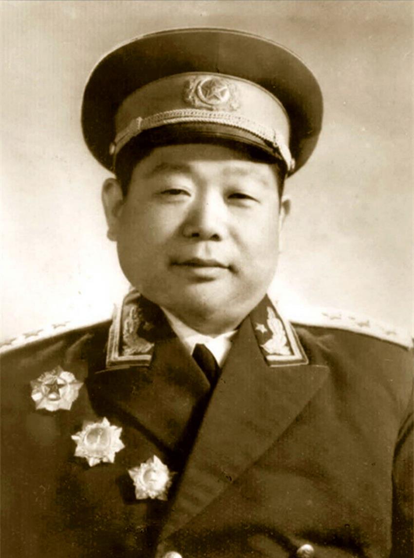 挺进大别山部队有四大纵队，司令员分别是谁？