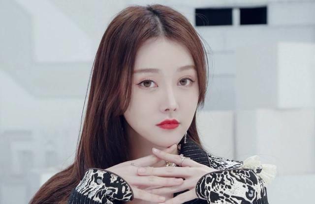 为什么同出蜜蜂少女队的孔雪儿和徐梦洁却不是队友?_类节目_剧场_夏研