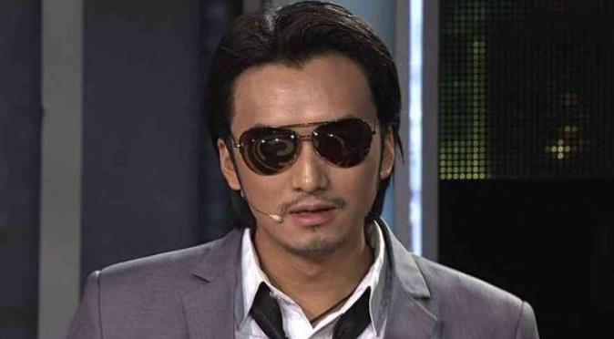 易波:因长得太帅不甘心送快递,整容成谢霆锋,如今逆袭成富豪!