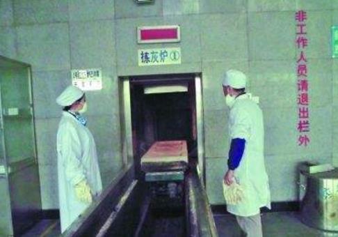 火葬场工作人员爆料,有一种尸体谁都不敢烧,家属要求也不行_死亡_进行