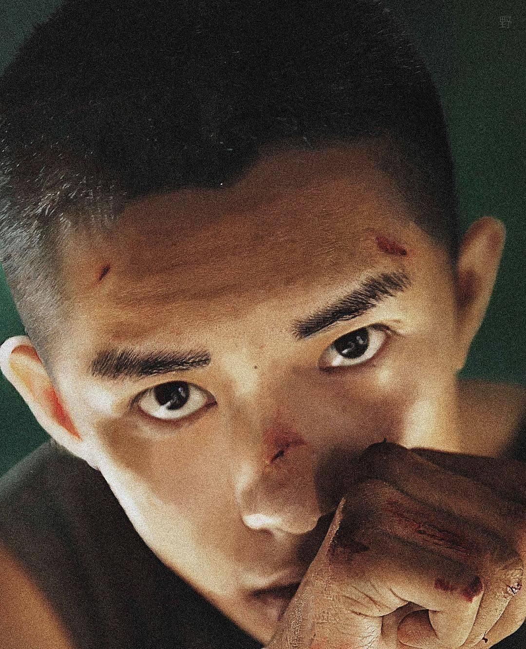 王一博短发亮相《冰雨火》开机仪式,李现朱一龙等短发谁最帅_杨洋