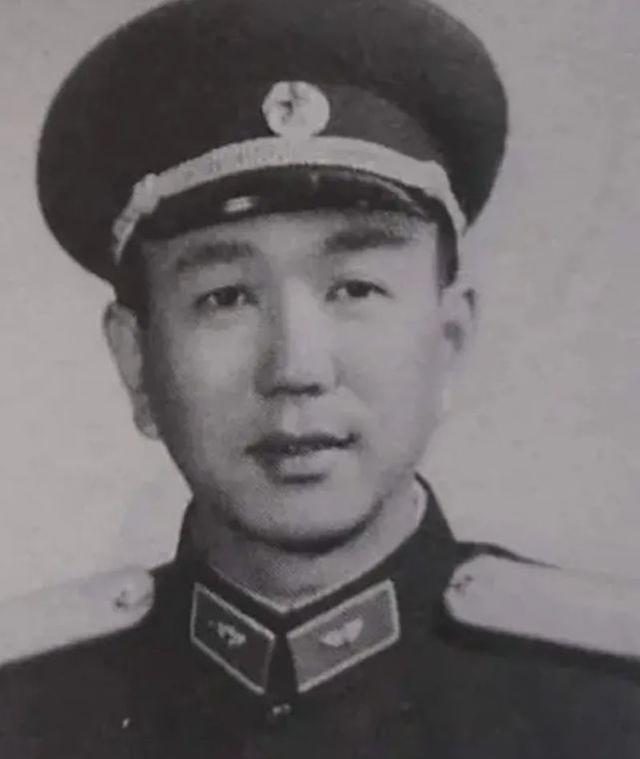 改为南京军区空军管辖,周建平也在1969年被提拔为南京空军副司令