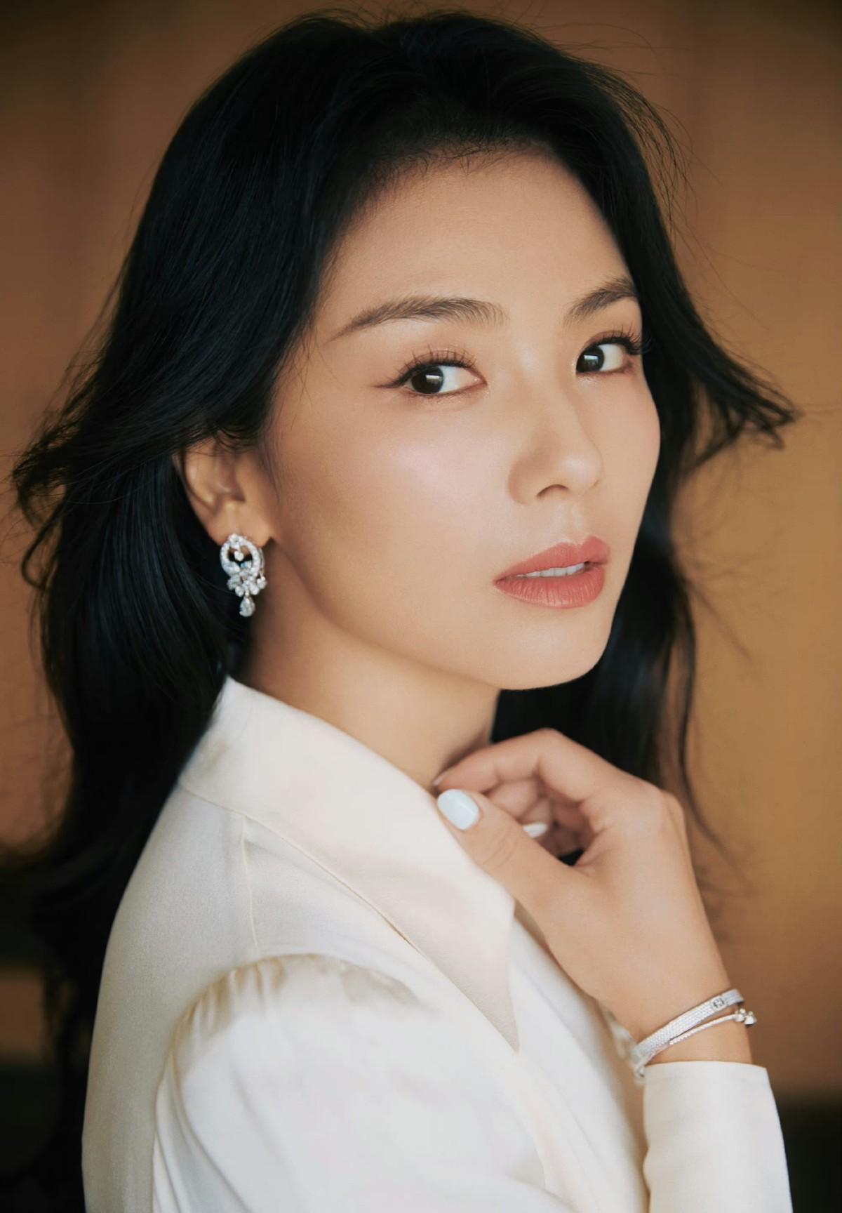 44岁刘涛闪耀活动现场!