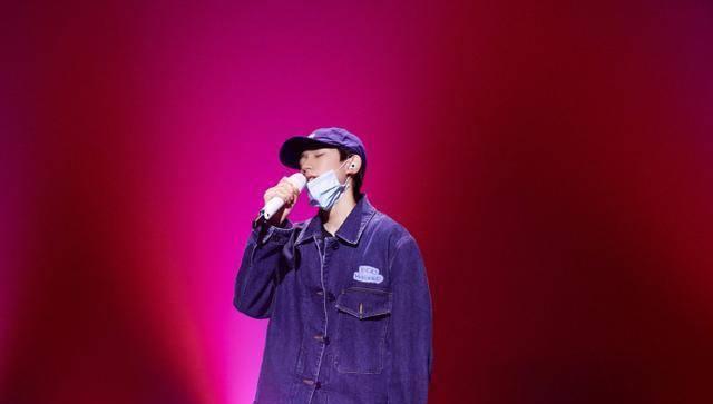 王源20岁生日,易烊千玺发兄弟睡照,王俊凯却p图,各怀小心思_时候_照片