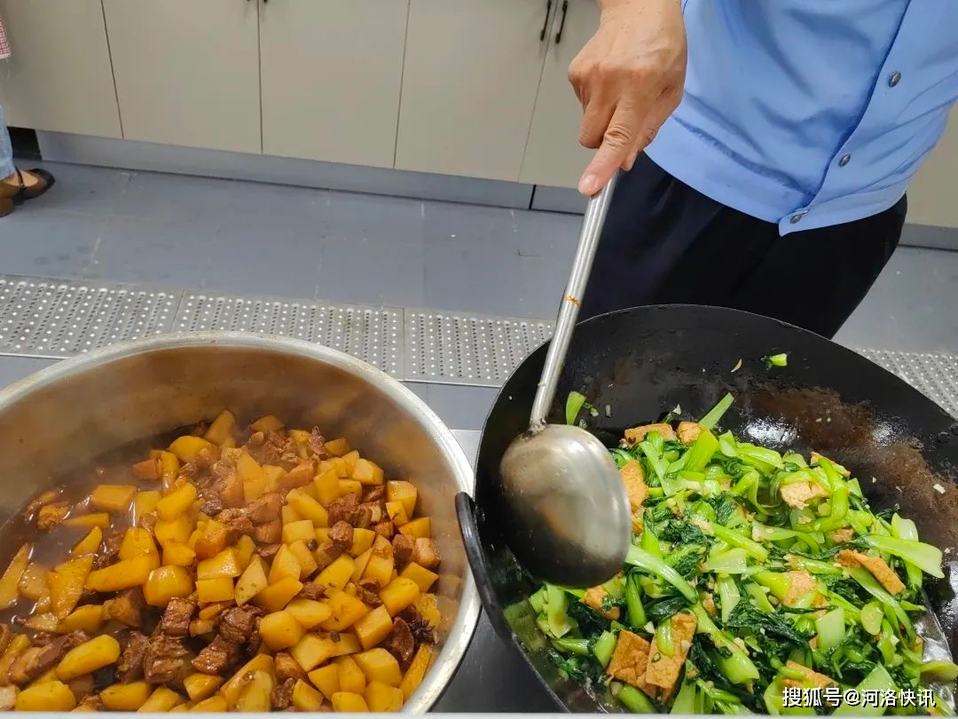 公安局食堂饭菜图片图片