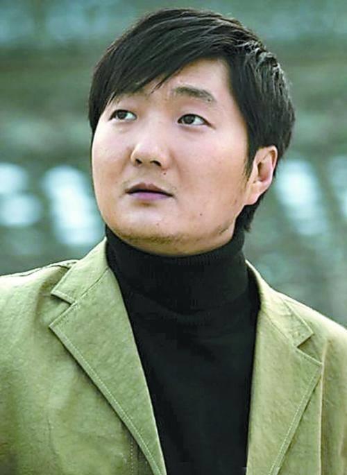 王大治到底有什么"魅力",能让与潘粤明结婚4年的董洁看上他?