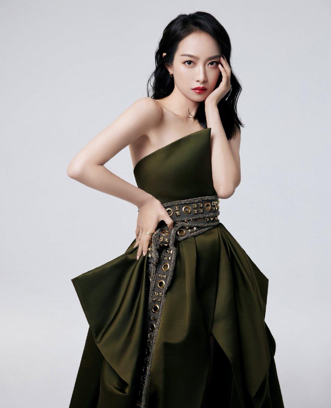 时尚芭莎派对女明星礼服造型大赏,杨颖精修图被粉丝嫌弃_杨颖成_气质