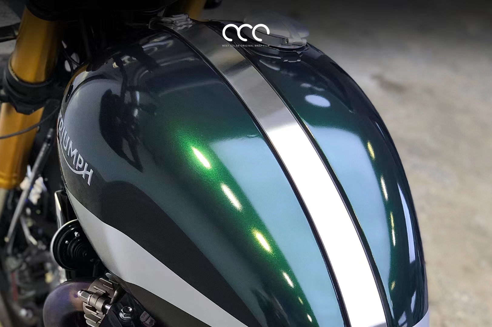 福特野马漫彩改色膜液态金属枪灰, 犹如含蓄内敛的君子!