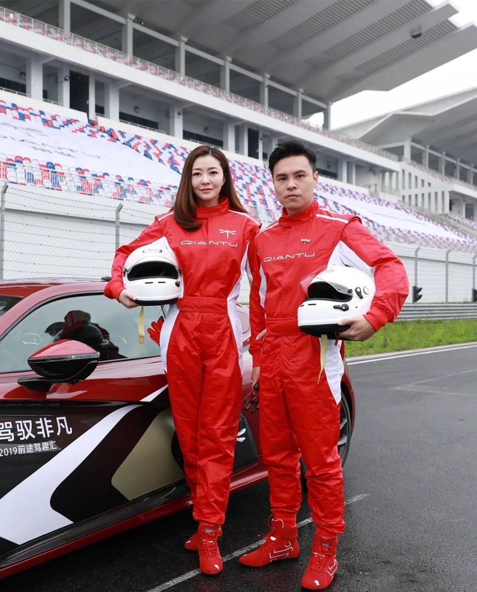 熊黛林老公一点不丑!