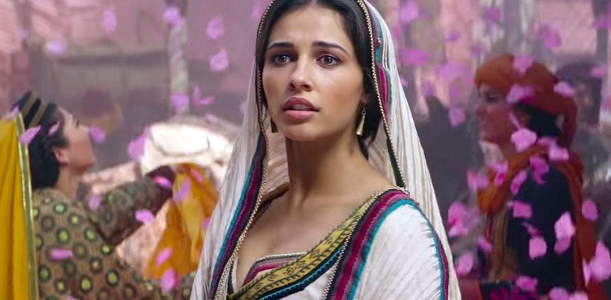 《阿拉丁》茉莉公主-娜奥米·斯科特(naomi scott)尤其演出动画里公主