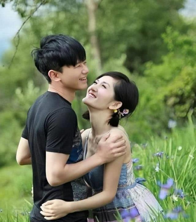 谢娜和张杰庆祝结婚八周年,对比八年前的合照,差距很明显_时尚_照片