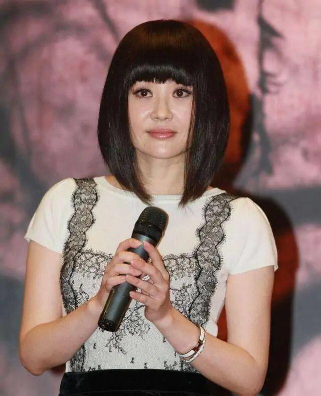 许晴"bobo头"造型太减龄,看着甜美又俏皮,让人猜不出真实年纪_发型