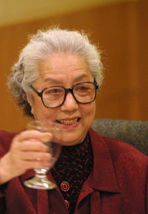 "文革"之后很多样板戏主演短暂退出了舞台,也有人戏