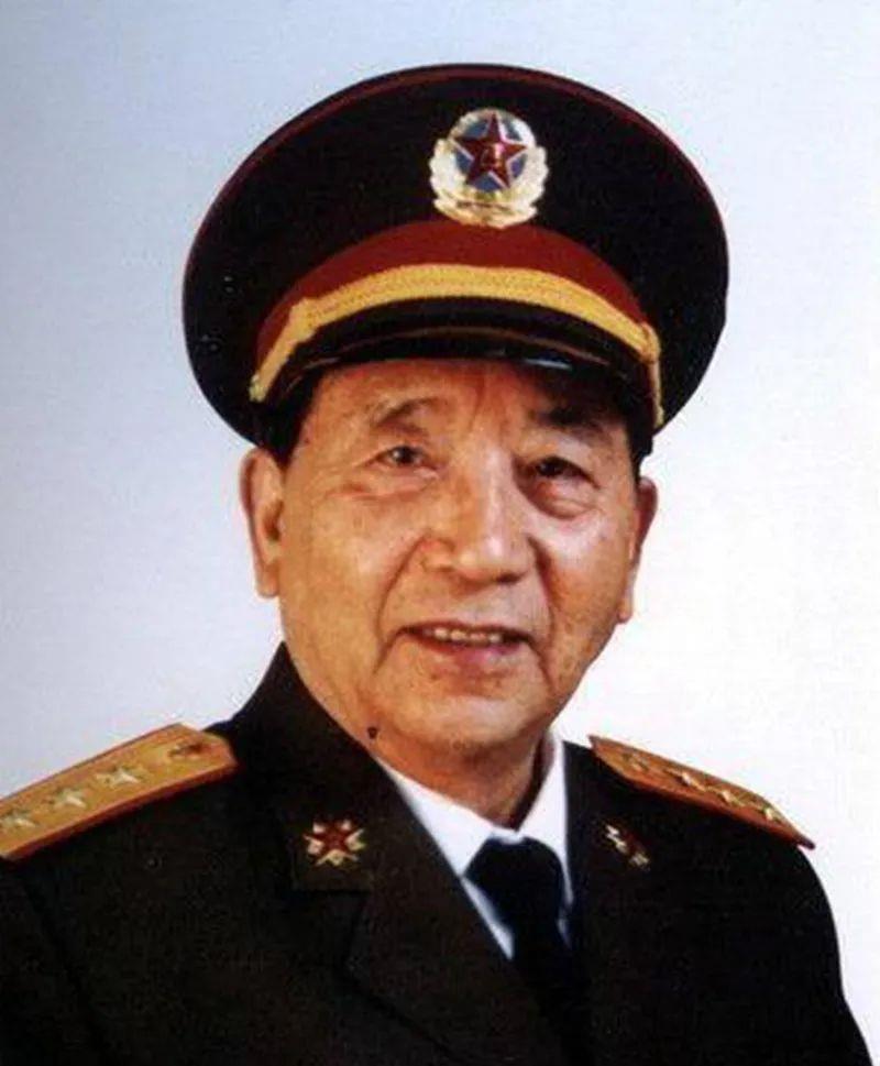 八大军区对调时,陈锡联任北京军区司令员,搭档的三位政委是谁?