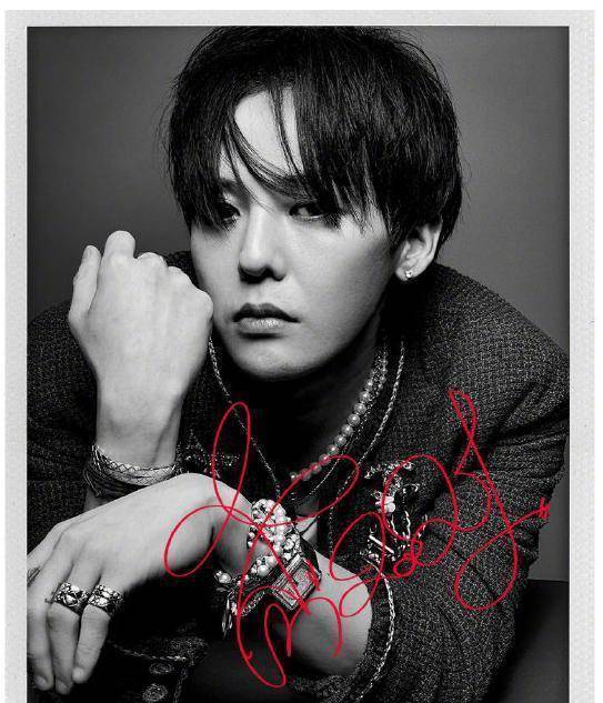 权志龙新欢旧爱云同框堪称修罗场,jennie细腰不输小松菜奈_香奈儿