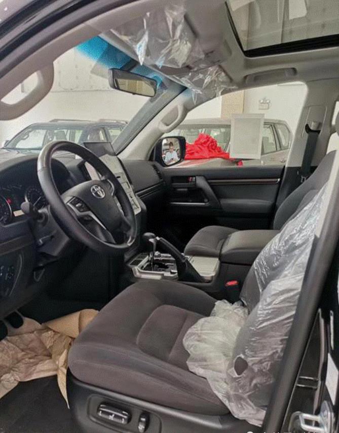 2020款中东黑金刚版"陆巡4500"进店,气场十足,内饰比肩5700_搜狐汽车