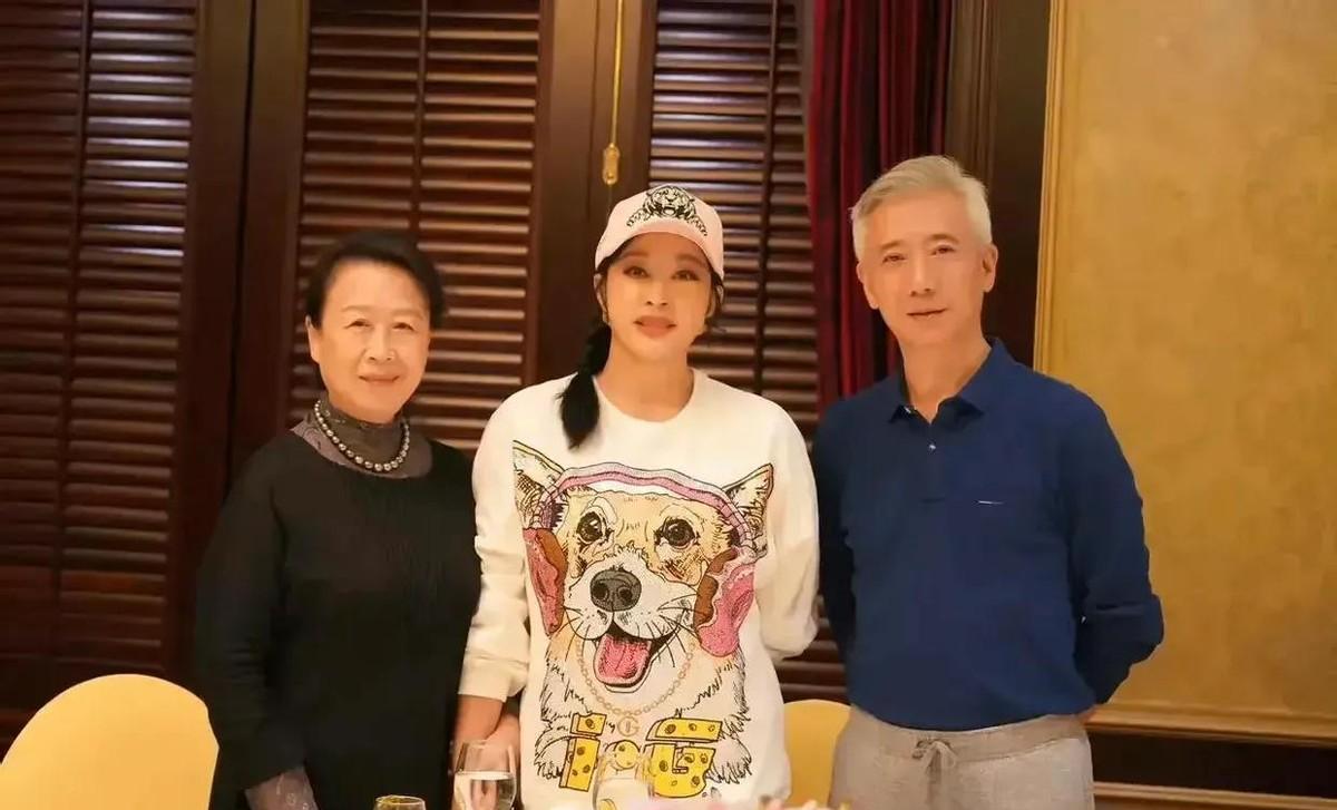 刘晓庆不会放弃年轻!