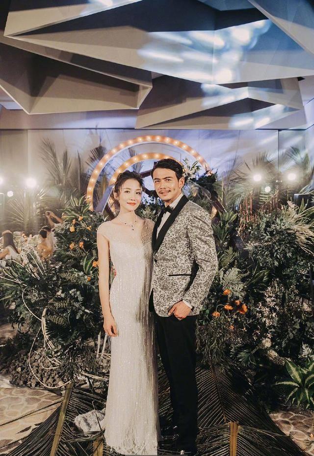 杨烁9岁的儿子近照,娃娃脸不再学冲浪,总是跌跌撞撞_杨雨辰_父亲_教育