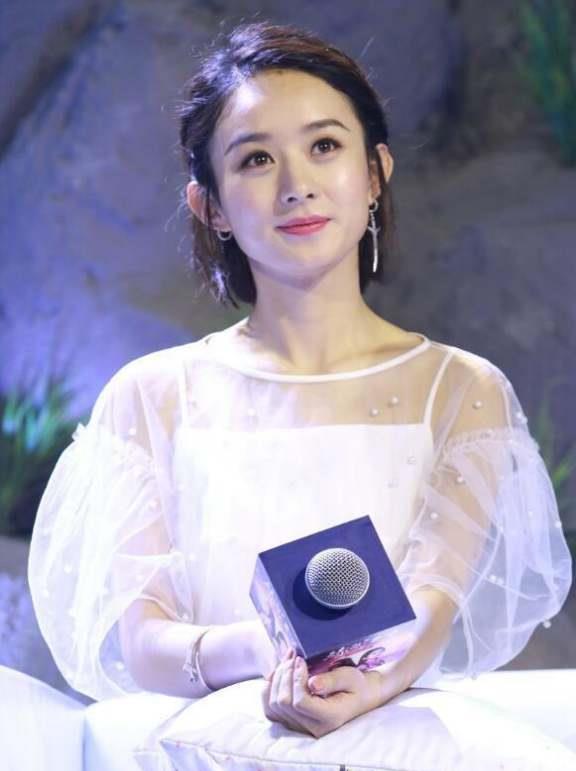 赵丽颖和谢娜初识于2011年《新还珠格格》团队去快乐大本营的宣传