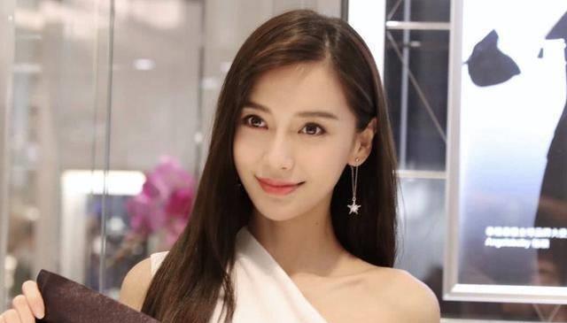 杨颖称连吃一个月夜宵,晒出双下巴照片,还被网友发现贴双眼皮贴_baby