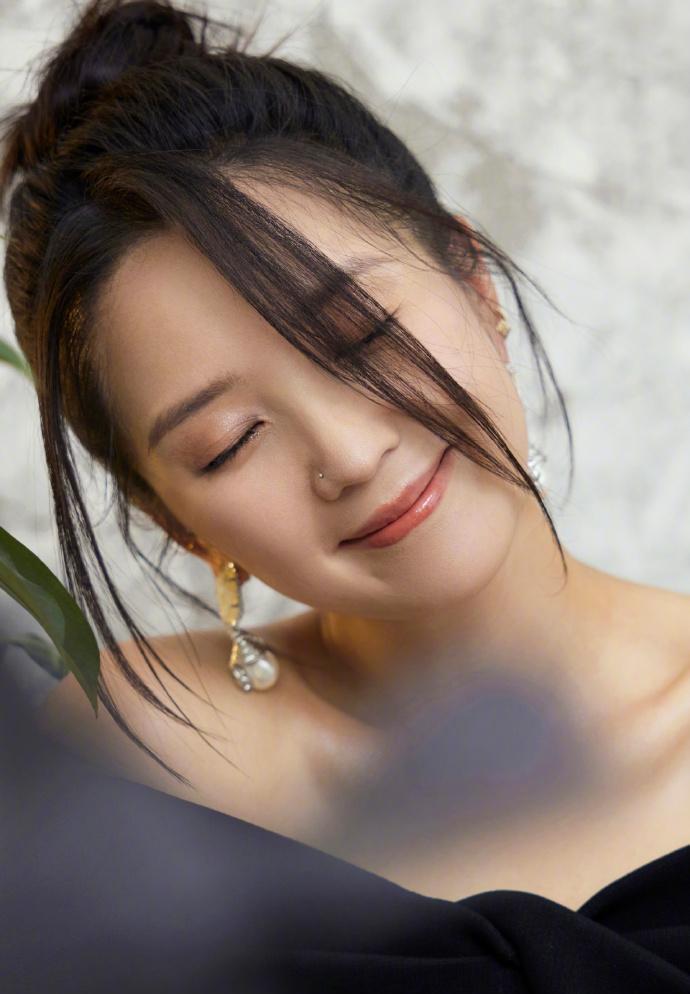 晒近照瘦了一大圈,锁骨窝小蛮腰超抢镜_减肥_照片_镜头