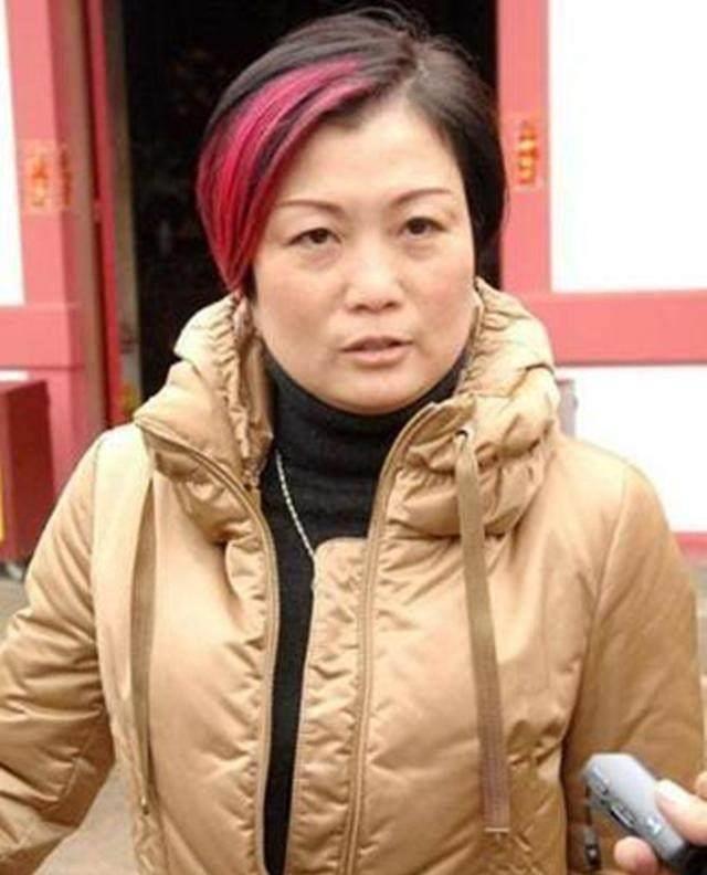 是没有人不知道,曾经带过的艺人有张智霖,罗文,周华健,张国荣,梅艳芳