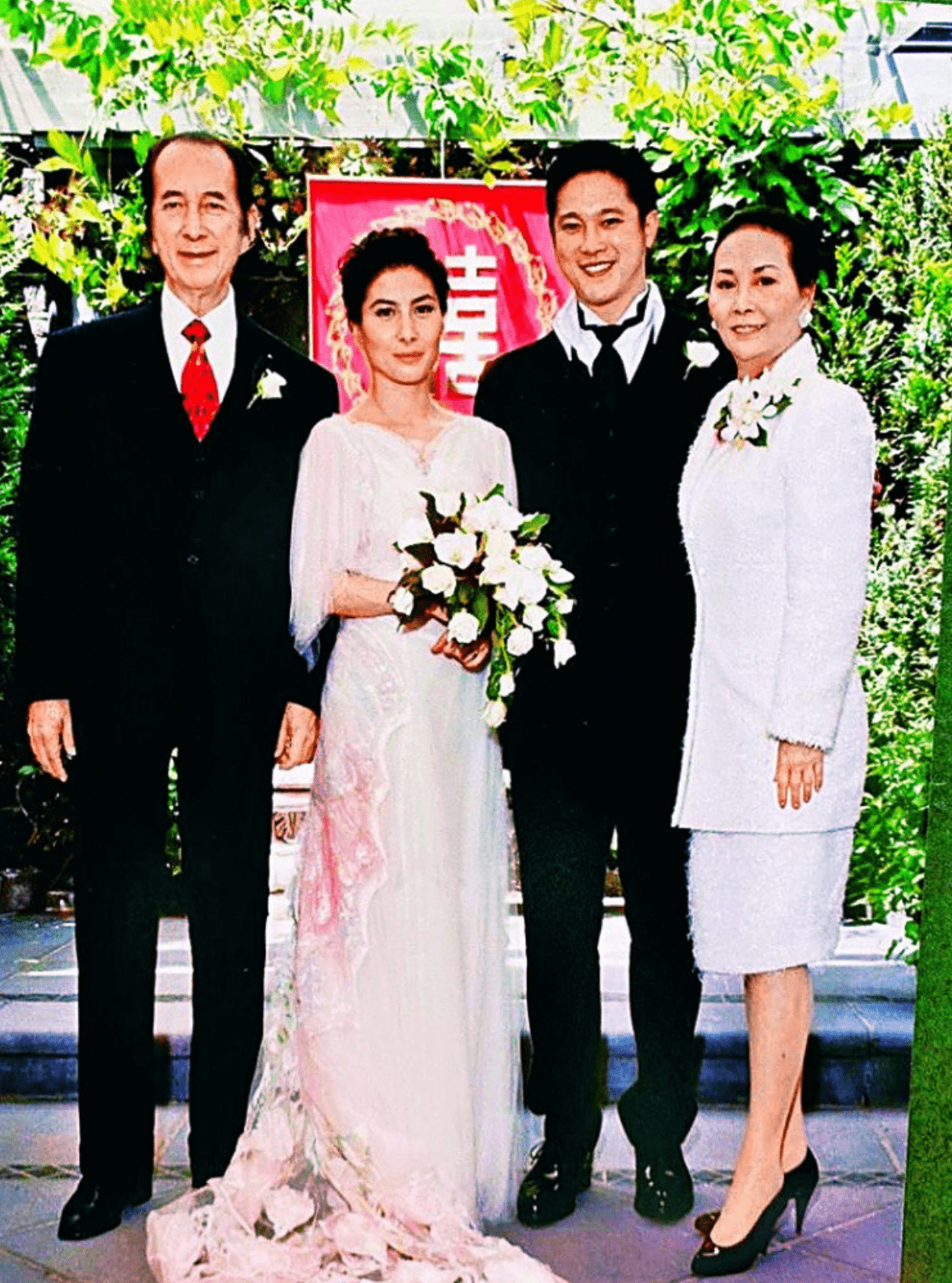 何超仪公开丈夫陈子聪病况,血管撕裂病因不明,至今仍无法做手术_一线