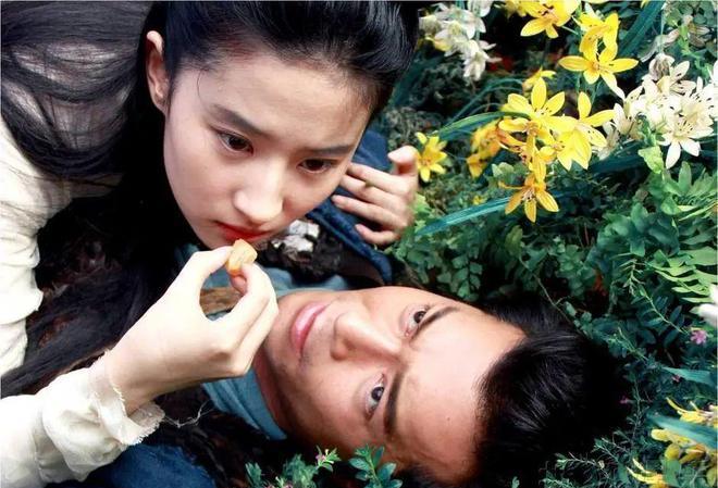 刘亦菲膀大腰圆不算顶级美人?