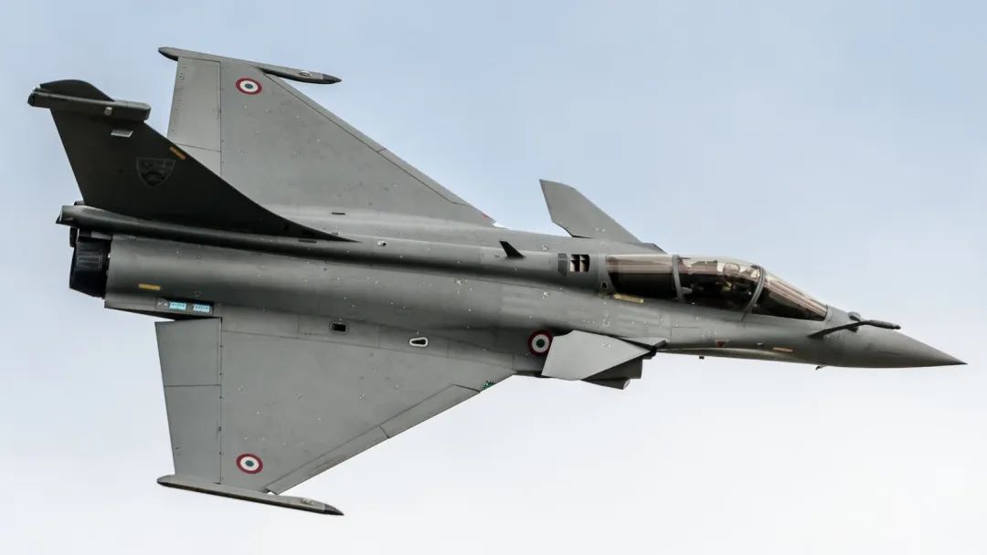 雷诺旗舰SUV Rafale 配1.2L三缸机,这事也就法国人做得出…_搜狐汽车_搜狐网