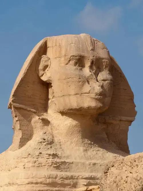 狮身人面像在古埃及中占据多少艺术地位,并具有哪些象征性影响?