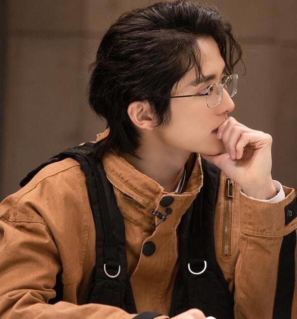 老玩家全员穿黑,就不告诉张新成_节目_白敬亭_王鸥