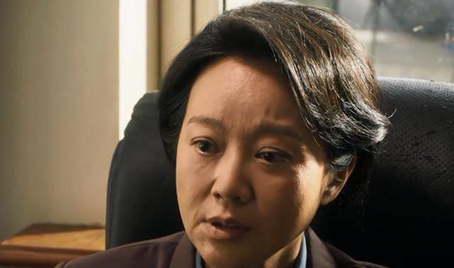 闫妮追《人世间》意犹未尽,深夜问殷桃有没第二部,结果笑翻众人_郑娟