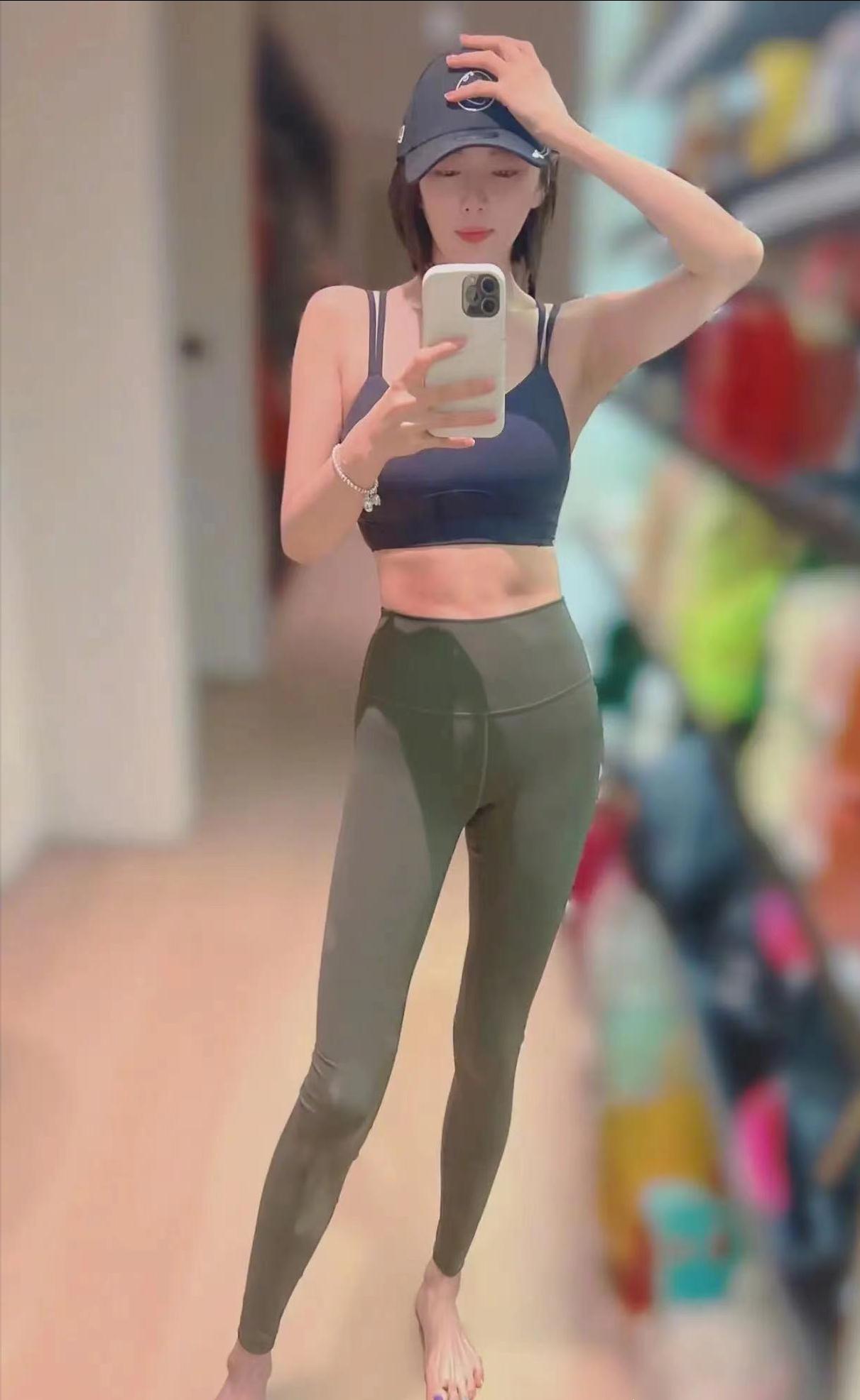 35岁的张雨绮秀出完美身材,展现个人魅力?还是_气质_青春_时尚