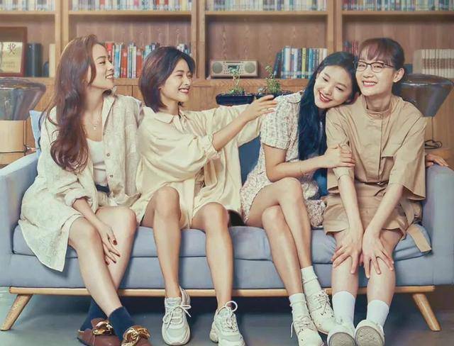 青春剧又上新,沈月章若楠共同演绎校园"机智"生活_张歆怡_女孩_故事