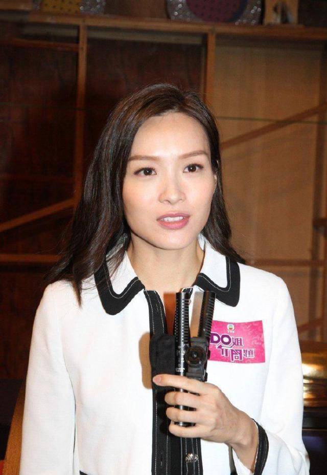 不过当问及《踩过界2》同样被踢出局时,李佳芯就有些激动的感叹相当