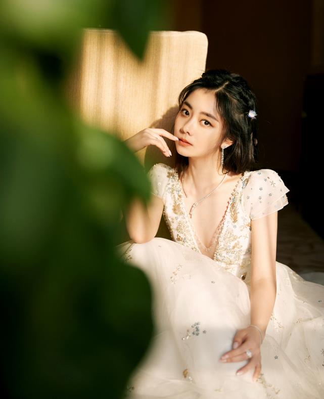 为何谭松韵一直不穿旗袍?