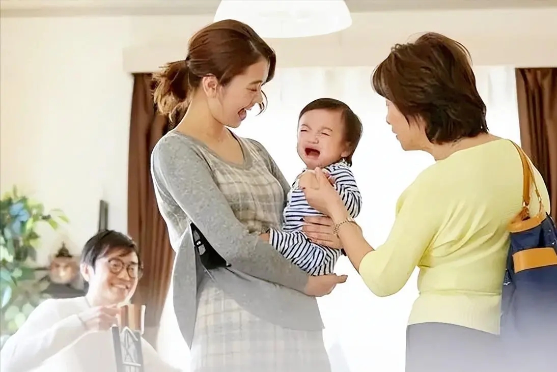 宝宝吃母乳到多大？戒奶的正确打开方式，这样操作全程无哭闹_搜狐网