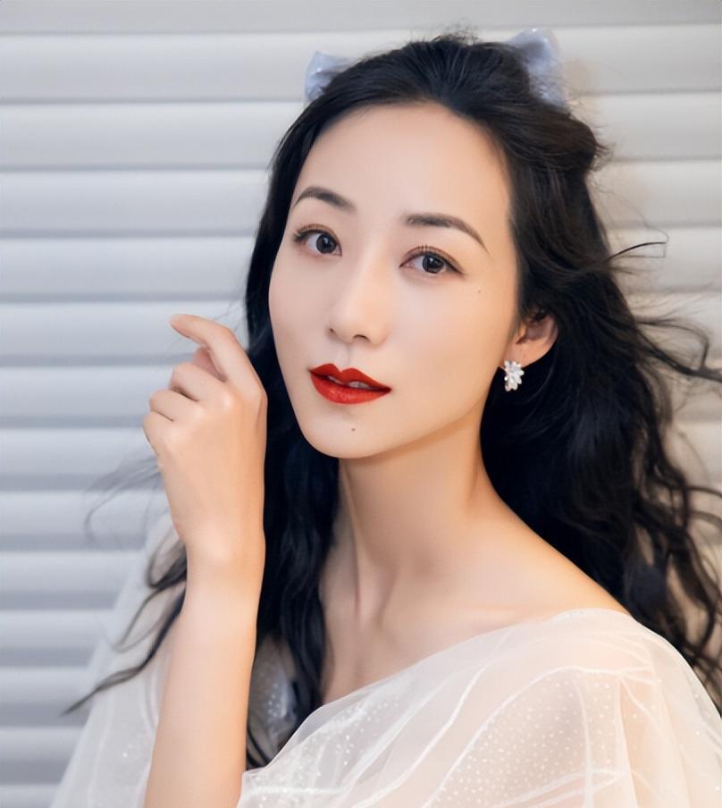 上戏十大最美校花:宁静排名倒数,李冰冰屈居第三_时候_美貌_杨蓉