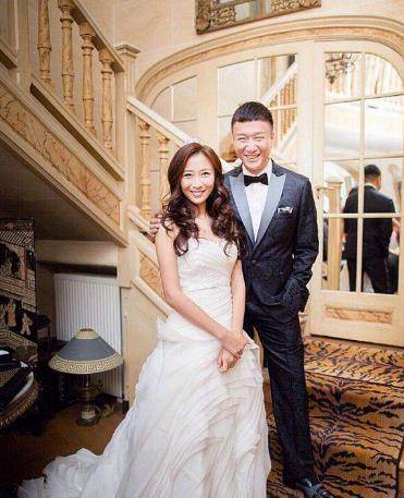 孙红雷娇妻片场探班,两人互动甜蜜,相恋12年感情稳定_王骏迪_妻子