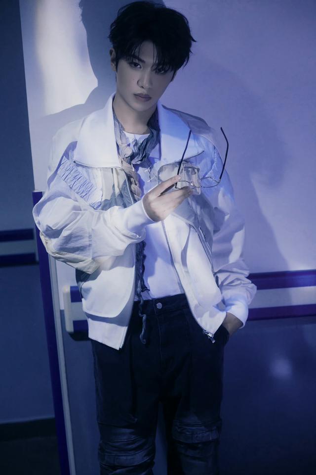 justin黄明昊的外号"贾富贵",不要看这个名字这么土,但是非常简单粗暴