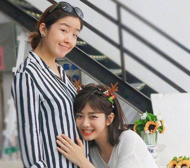 被质疑早已内定,被谭松韵经纪人发文内涵_网友_服装_因为