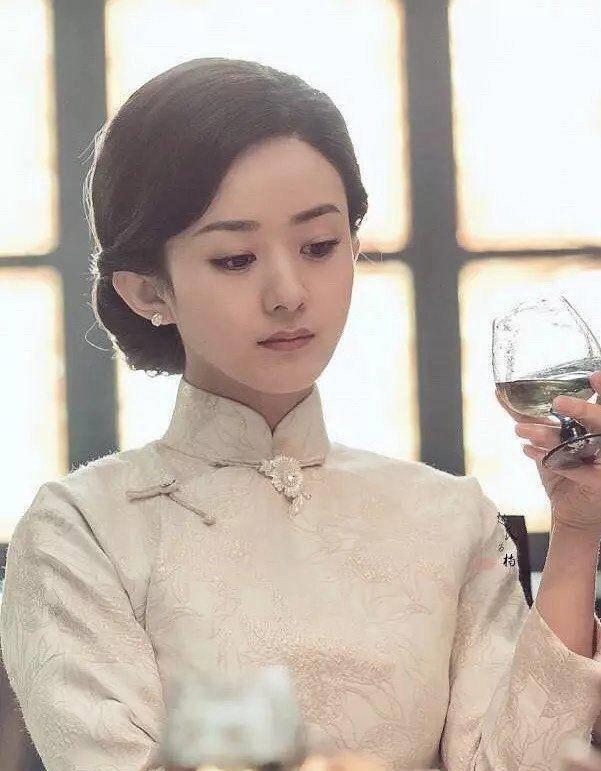赵丽颖因胯宽抗拒穿旗袍,穿上后却成了湖南台收藏影像_身材_何炅_写真