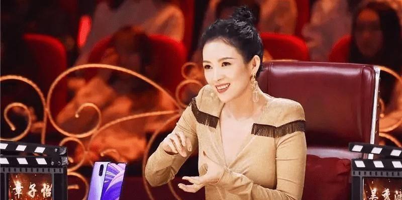 章子怡嘟嘴卖萌,网友尬到不行,就这样还以演技派著称!