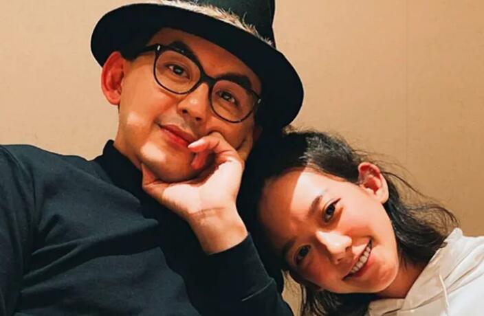 好闺蜜首度回应:有传简讯安慰小s,让她好好处理_黄子佼_直播_声明