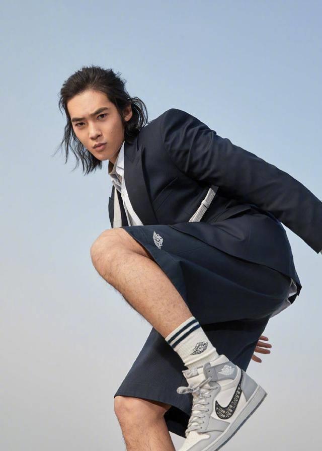 周杰伦上脚dioraj1!自称「全亚洲最速上脚」!_明星_张雨绮_示范