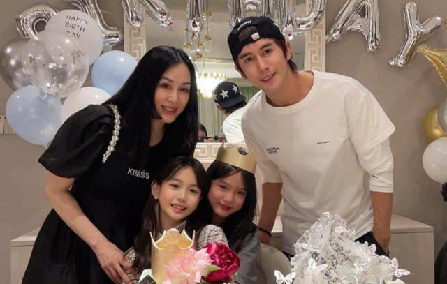 钟丽缇张伦硕为二女儿庆生!