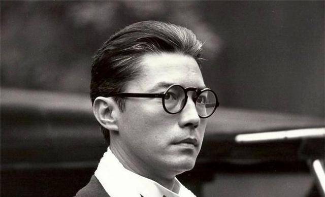 尊龙:一个清醒的操纵者,从寒门子弟到万人膜拜,一生顶两世!