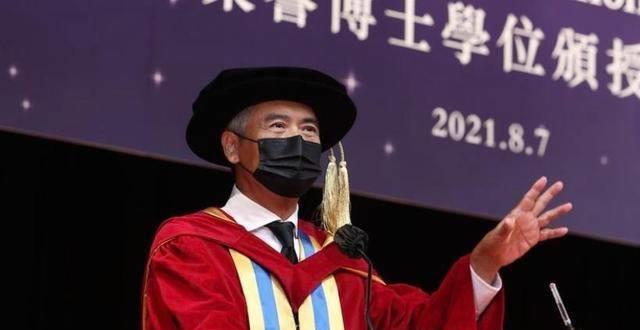 周润发再获博士学位,好的教育需要打破"唯分数论",全面发展_孩子_社会