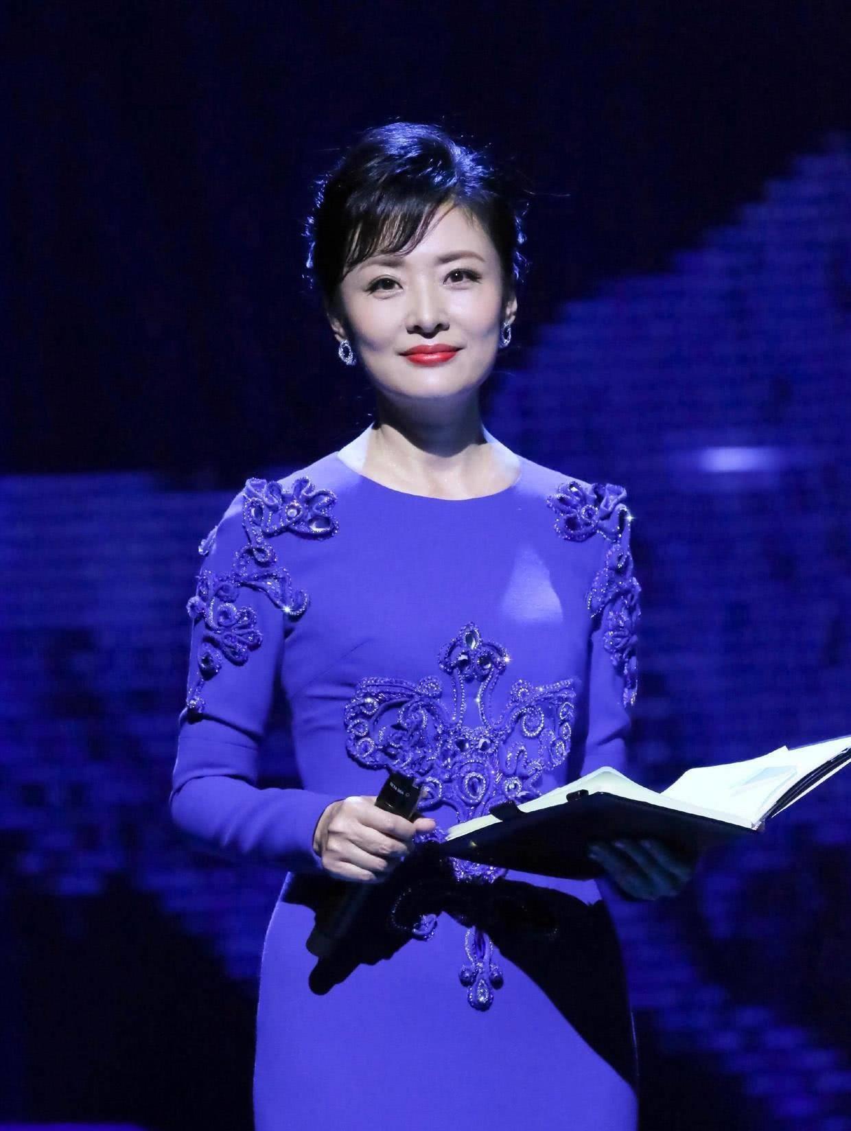 一组周涛精美写真图集,展现出她的独有魅力和风采.